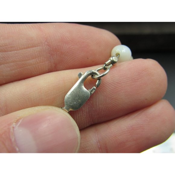 8 Inch Sterling Silver White And Cream Glass Beads Bracelet - Picture 4 of 6